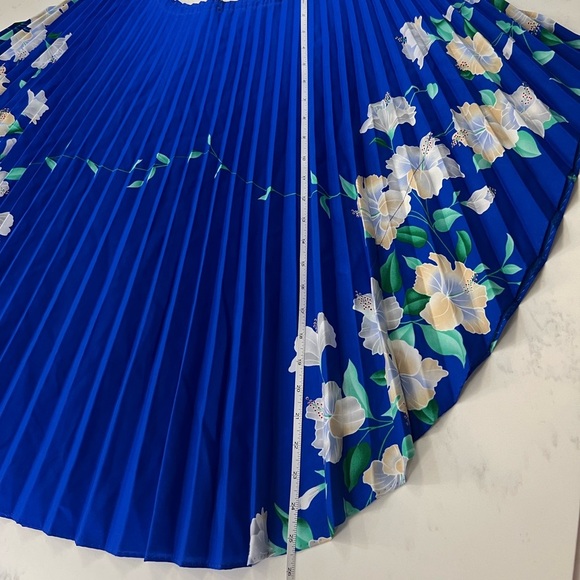 Vibrant Blue Floral Blouse - Picture 9 of 11